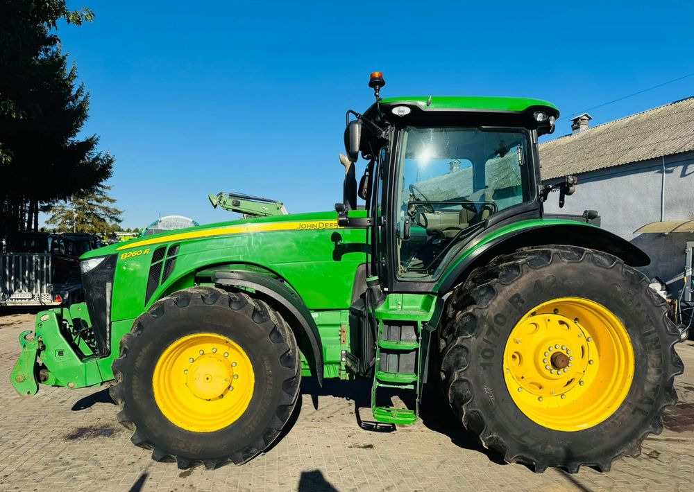 John Deere 8260R - 장궤형 트랙터 : 사진 5 John Deere 8260R - 장궤형 트랙터 : 사진 5