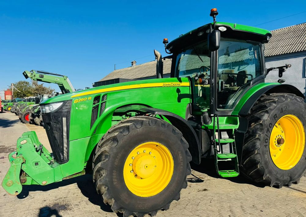 John Deere 8260R - 장궤형 트랙터 : 사진 2 John Deere 8260R - 장궤형 트랙터 : 사진 2