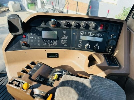 John Deere 8310 - 장궤형 트랙터 : 사진 2 John Deere 8310 - 장궤형 트랙터 : 사진 2