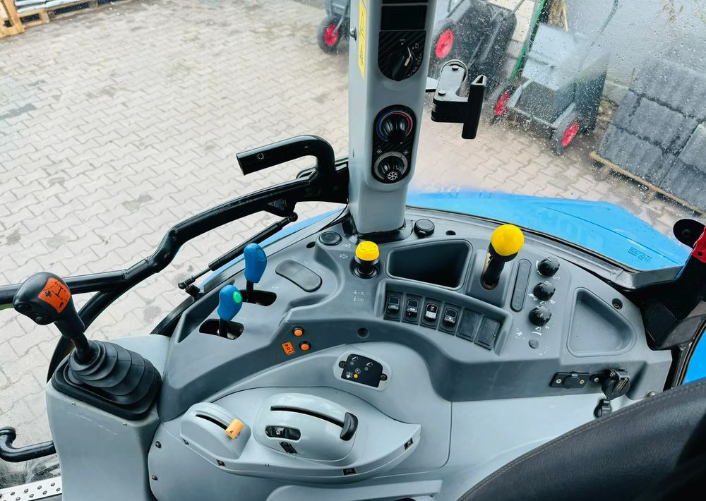 리스  New Holland T5.115 New Holland T5.115 : 사진 10