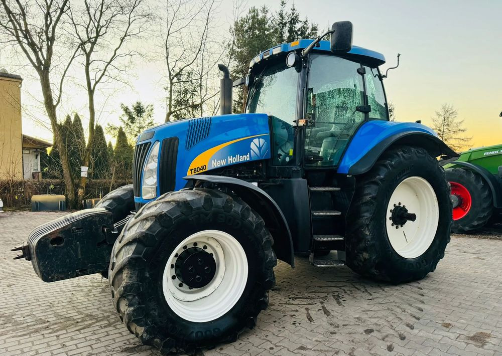 New Holland T8040 - 장궤형 트랙터 : 사진 3 New Holland T8040 - 장궤형 트랙터 : 사진 3