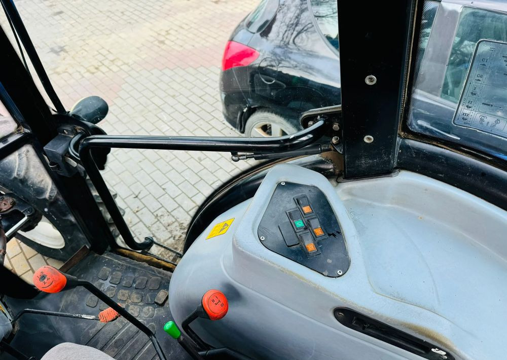 New Holland TD5050 - 장궤형 트랙터 : 사진 5 New Holland TD5050 - 장궤형 트랙터 : 사진 5