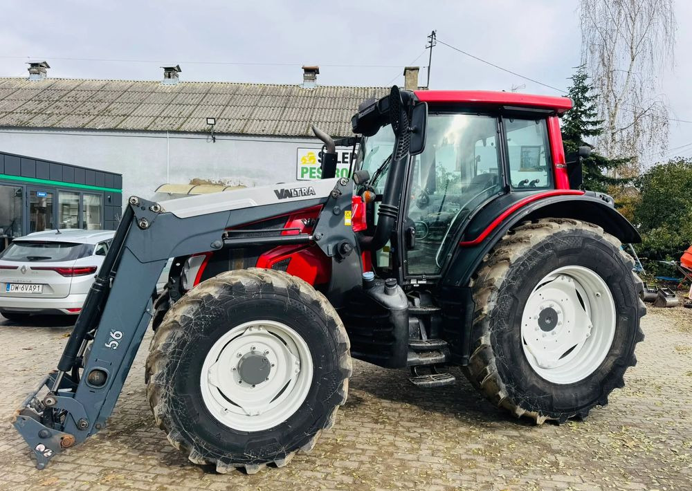 Valtra N123 HiTech - 장궤형 트랙터 : 사진 4 Valtra N123 HiTech - 장궤형 트랙터 : 사진 4