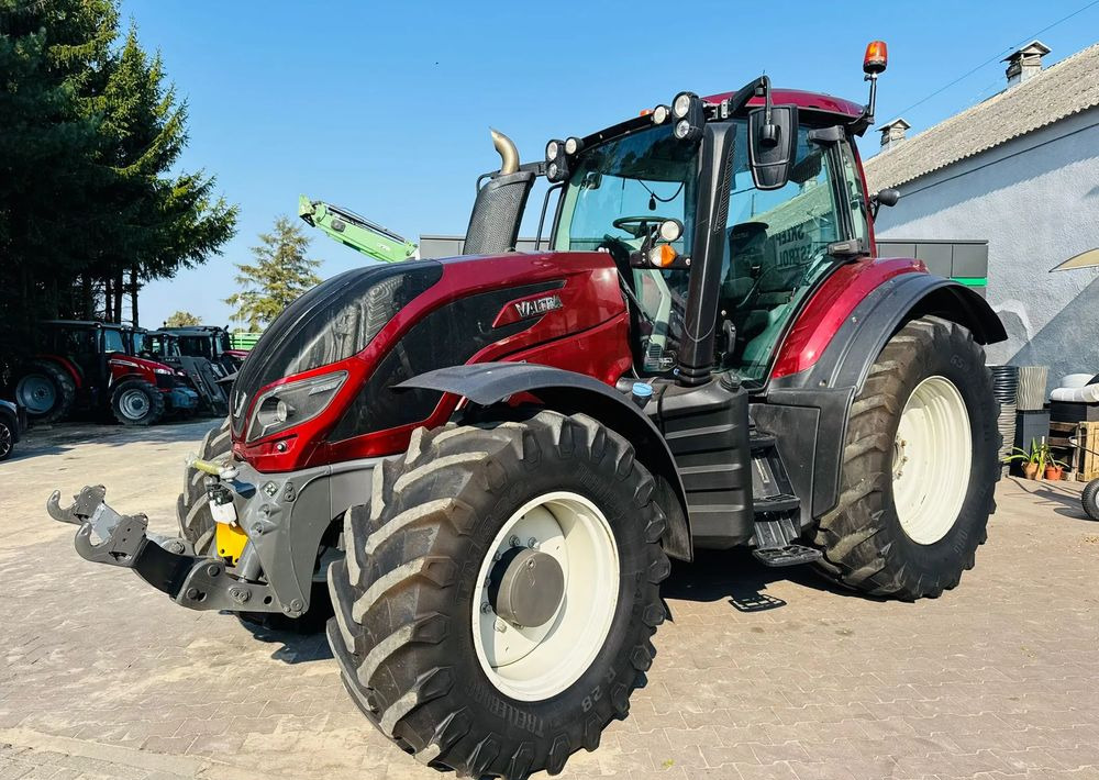 Valtra T174 Versu - 장궤형 트랙터 : 사진 1 Valtra T174 Versu - 장궤형 트랙터 : 사진 1