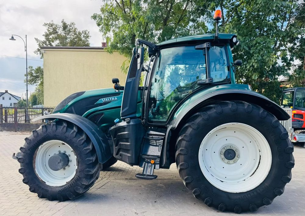 Valtra T214 Versu - 장궤형 트랙터 : 사진 4 Valtra T214 Versu - 장궤형 트랙터 : 사진 4