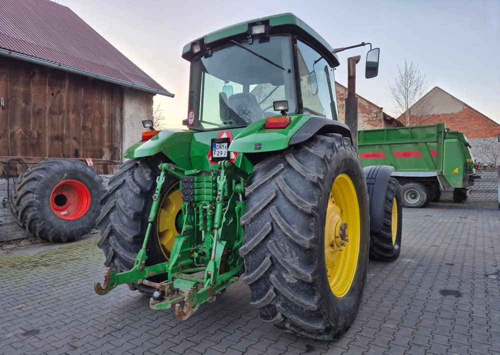 John Deere 8310 - 장궤형 트랙터 : 사진 3 John Deere 8310 - 장궤형 트랙터 : 사진 3