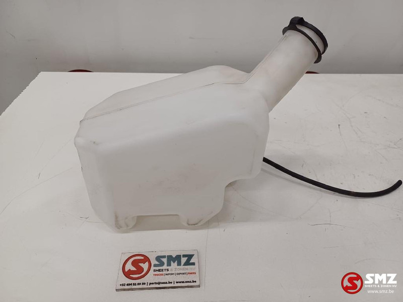 Caterpillar Window washer tank Caterpillar - 와이퍼 자재 취급 장비 용 : 사진 2 Caterpillar Window washer tank Caterpillar - 와이퍼 자재 취급 장비 용 : 사진 2