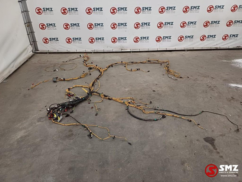 Caterpillar Wiring Harnesses Chassis / Engine / Lightning Cate - 케이블/ 와이어 하니스 자재 취급 장비 용 : 사진 1 Caterpillar Wiring Harnesses Chassis / Engine / Lightning Cate - 케이블/ 와이어 하니스 자재 취급 장비 용 : 사진 1