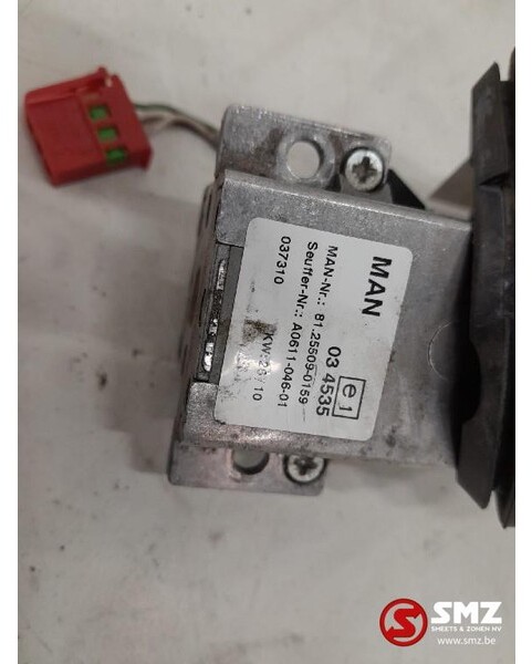 MAN Occ combischakelaar retarder MAN TGS 81255090159 - 운전실 및 내부 트럭 용 : 사진 4 MAN Occ combischakelaar retarder MAN TGS 81255090159 - 운전실 및 내부 트럭 용 : 사진 4