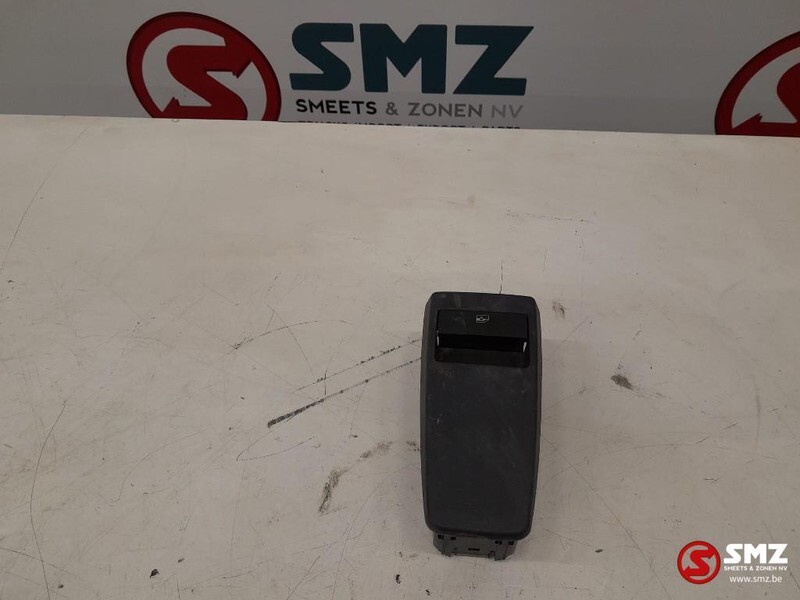 MAN Occ vensterschakelaar MAN TGS 81258067095 - 운전실 및 내부 트럭 용 : 사진 1 MAN Occ vensterschakelaar MAN TGS 81258067095 - 운전실 및 내부 트럭 용 : 사진 1