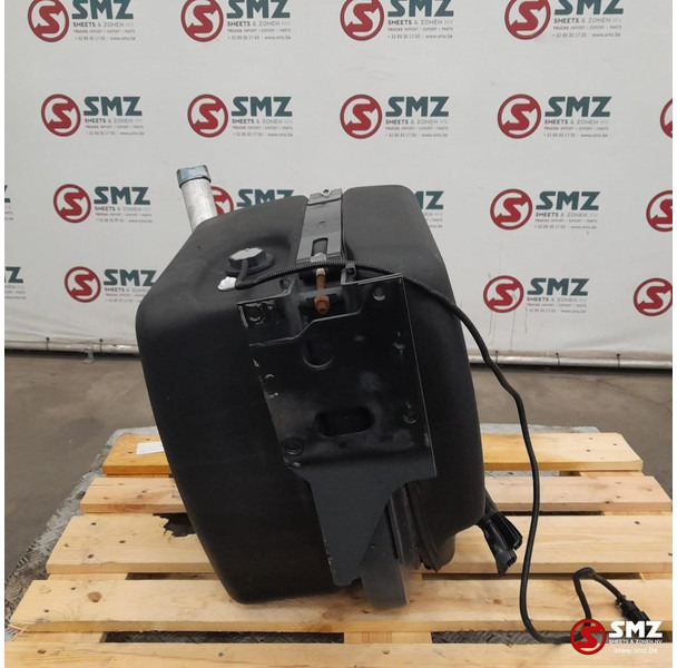 Mercedes-Benz Occ AdBluetank 85L + AdBlueniveausensor Mercedes - 연료 시스템 트럭 용 : 사진 3 Mercedes-Benz Occ AdBluetank 85L + AdBlueniveausensor Mercedes - 연료 시스템 트럭 용 : 사진 3