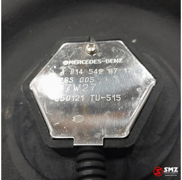 Mercedes-Benz Occ AdBluetank 85L + AdBlueniveausensor Mercedes - 연료 시스템 트럭 용 : 사진 5 Mercedes-Benz Occ AdBluetank 85L + AdBlueniveausensor Mercedes - 연료 시스템 트럭 용 : 사진 5