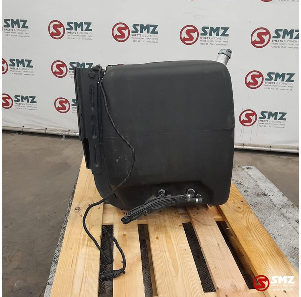 Mercedes-Benz Occ AdBluetank 85L + AdBlueniveausensor Mercedes - 연료 시스템 트럭 용 : 사진 4 Mercedes-Benz Occ AdBluetank 85L + AdBlueniveausensor Mercedes - 연료 시스템 트럭 용 : 사진 4