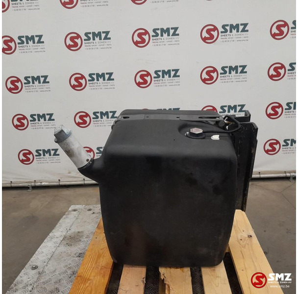 Mercedes-Benz Occ AdBluetank 85L + AdBlueniveausensor Mercedes - 연료 시스템 트럭 용 : 사진 1 Mercedes-Benz Occ AdBluetank 85L + AdBlueniveausensor Mercedes - 연료 시스템 트럭 용 : 사진 1