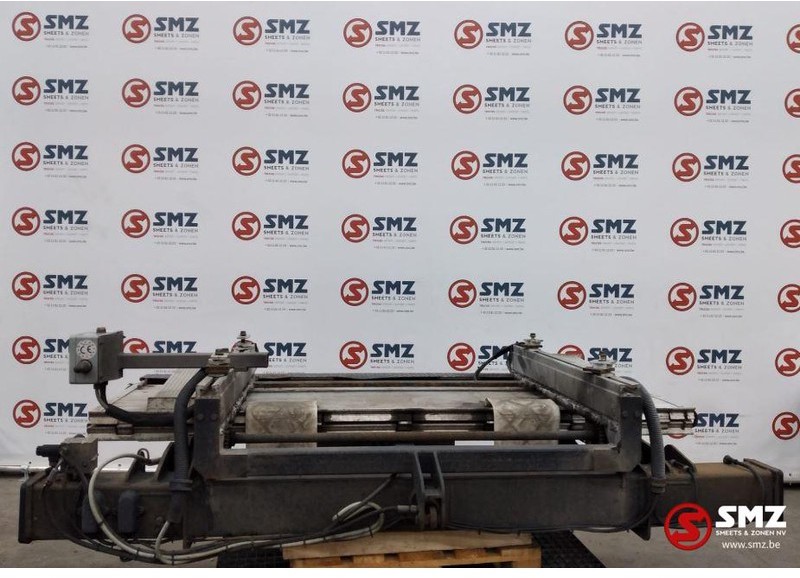 Mercedes-Benz Occ Laadlift BAR cargolift 1100kg - 140cm - 테일 리프트 트럭 용 : 사진 1 Mercedes-Benz Occ Laadlift BAR cargolift 1100kg - 140cm - 테일 리프트 트럭 용 : 사진 1