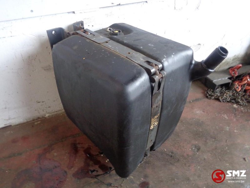 Mercedes-Benz Occ adbleu tank 85L - 요소수 탱크 트럭 용 : 사진 2 Mercedes-Benz Occ adbleu tank 85L - 요소수 탱크 트럭 용 : 사진 2