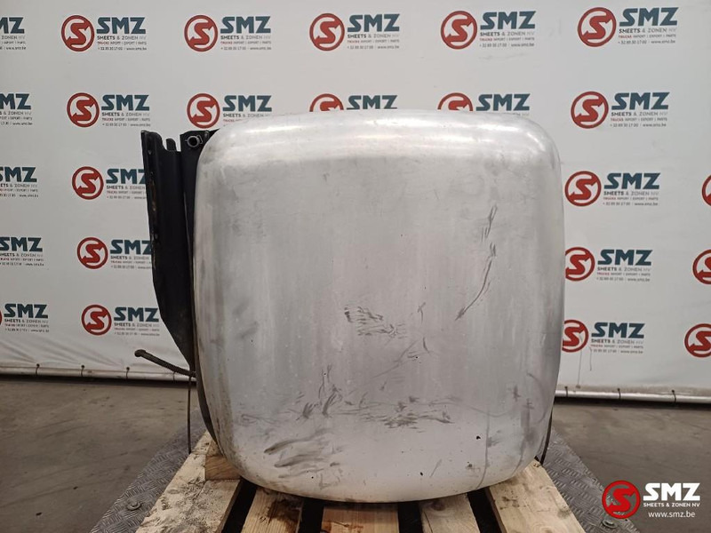 Mercedes-Benz Occ brandstoftank 300L + AdBluetank 25L Mercedes - 연료 탱크 트럭 용 : 사진 4 Mercedes-Benz Occ brandstoftank 300L + AdBluetank 25L Mercedes - 연료 탱크 트럭 용 : 사진 4