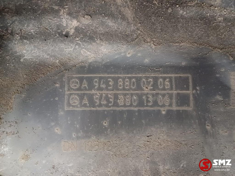 Mercedes-Benz Occ spatbord + spatbordbeugel Econic rechtsachtera - 보디 및 외관 트럭 용 : 사진 5 Mercedes-Benz Occ spatbord + spatbordbeugel Econic rechtsachtera - 보디 및 외관 트럭 용 : 사진 5