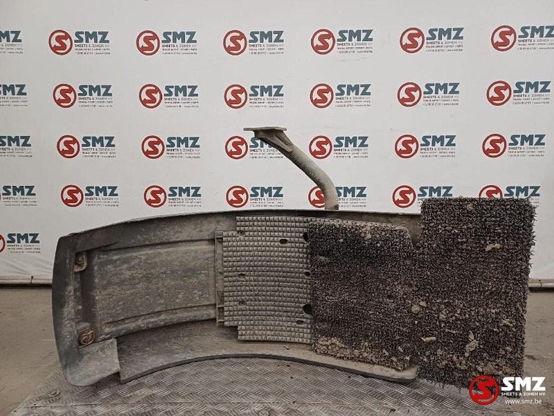 Mercedes-Benz Occ spatbord + spatbordbeugel Econic rechtsachtera - 보디 및 외관 트럭 용 : 사진 3 Mercedes-Benz Occ spatbord + spatbordbeugel Econic rechtsachtera - 보디 및 외관 트럭 용 : 사진 3