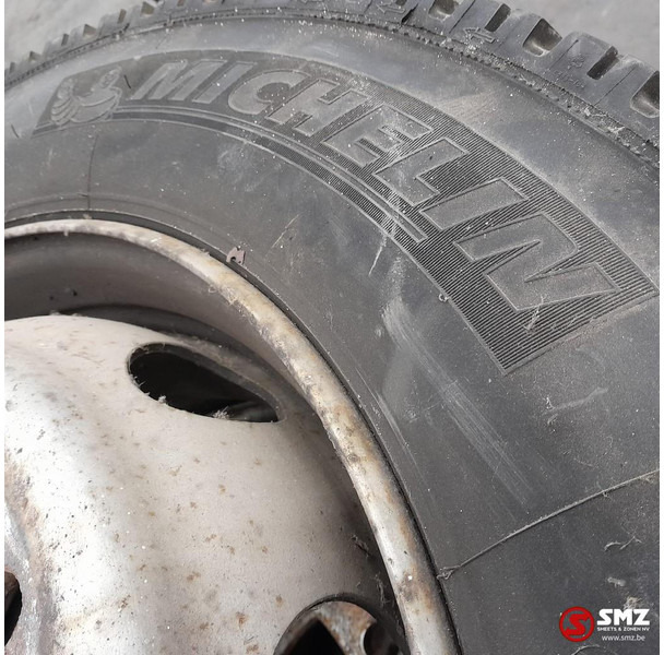 Michelin Occ vrachtwagenband 295/60R22.5 150/147K Michelin - 타이어 트럭 용 : 사진 2 Michelin Occ vrachtwagenband 295/60R22.5 150/147K Michelin - 타이어 트럭 용 : 사진 2