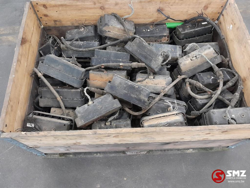Renault Occ set 50 achterlichten links/rechts 24V Renault - 미등 트럭 용 : 사진 4 Renault Occ set 50 achterlichten links/rechts 24V Renault - 미등 트럭 용 : 사진 4