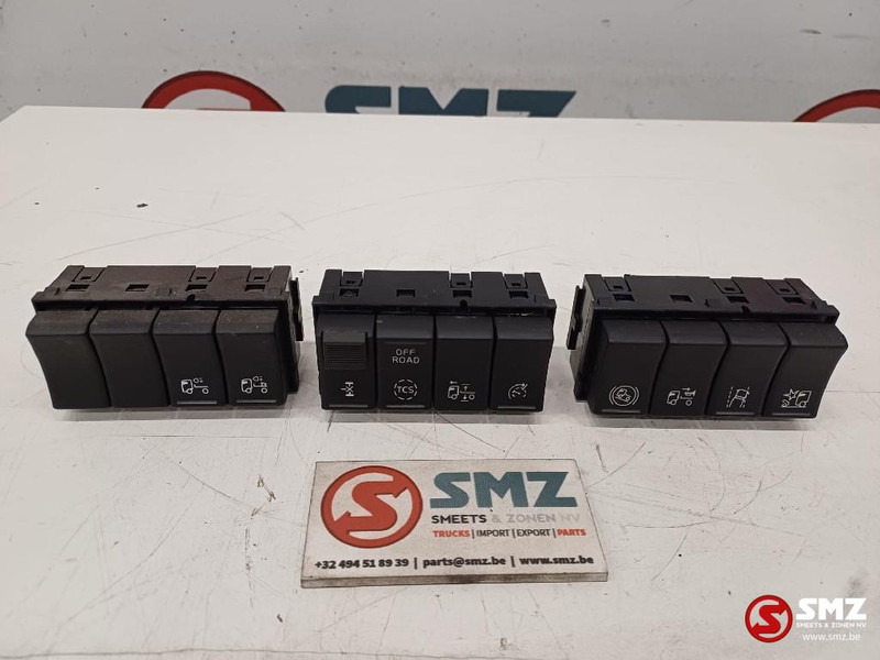 Volvo Occ set van 3 dashbordpanelen Volvo - 전기 설비 트럭 용 : 사진 1 Volvo Occ set van 3 dashbordpanelen Volvo - 전기 설비 트럭 용 : 사진 1