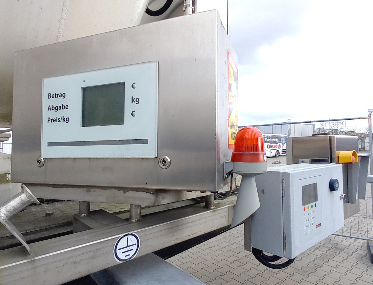 유조 세미 트레일러 Schwingenschlögel Gas tank semi-trailer used for LNG/CNG mobile filling station Methan Gas Cryogenic : 사진 8 유조 세미 트레일러 Schwingenschlögel Gas tank semi-trailer used for LNG/CNG mobile filling station Methan Gas Cryogenic : 사진 8