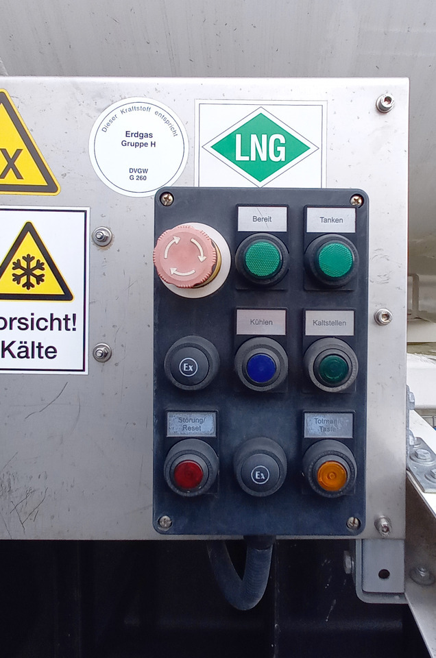 유조 세미 트레일러 Schwingenschlögel Gas tank semi-trailer used for LNG/CNG mobile filling station Methan Gas Cryogenic : 사진 7 유조 세미 트레일러 Schwingenschlögel Gas tank semi-trailer used for LNG/CNG mobile filling station Methan Gas Cryogenic : 사진 7