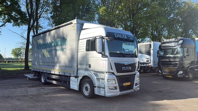 MAN TGX 18.420 - 커튼사이더 트럭 : 사진 1 MAN TGX 18.420 - 커튼사이더 트럭 : 사진 1