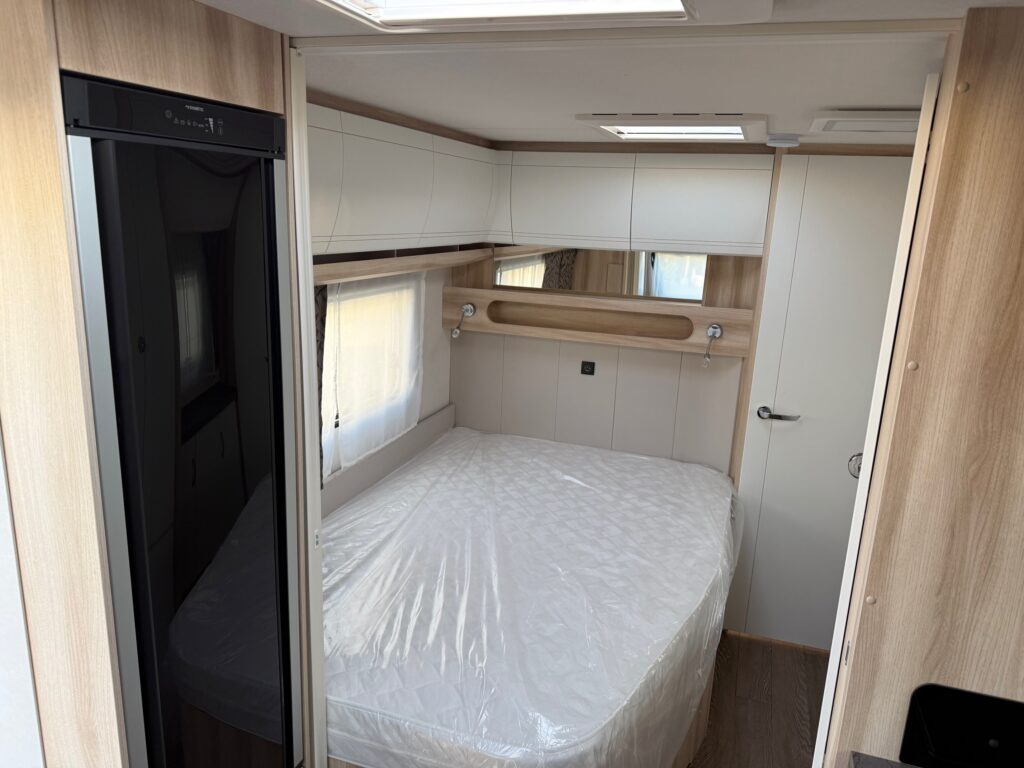 신규 캐러밴 HOBBY DE LUXE 495 WFB 2025 : 사진 7 신규 캐러밴 HOBBY DE LUXE 495 WFB 2025 : 사진 7