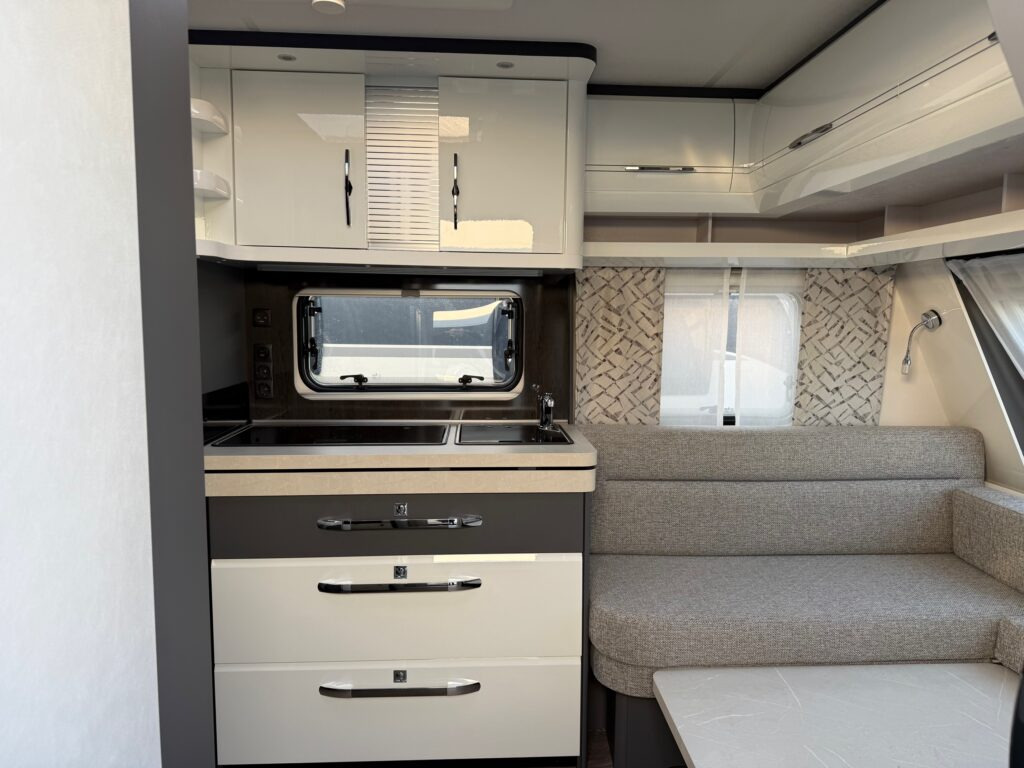 HOBBY EXCELLENT 495 WFB 2025 - 캐러밴 : 사진 5 HOBBY EXCELLENT 495 WFB 2025 - 캐러밴 : 사진 5