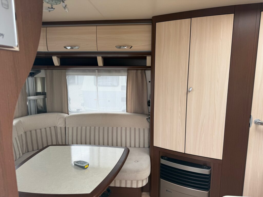 Hobby Prestige 495 UL 2013 - 캐러밴 : 사진 5 Hobby Prestige 495 UL 2013 - 캐러밴 : 사진 5