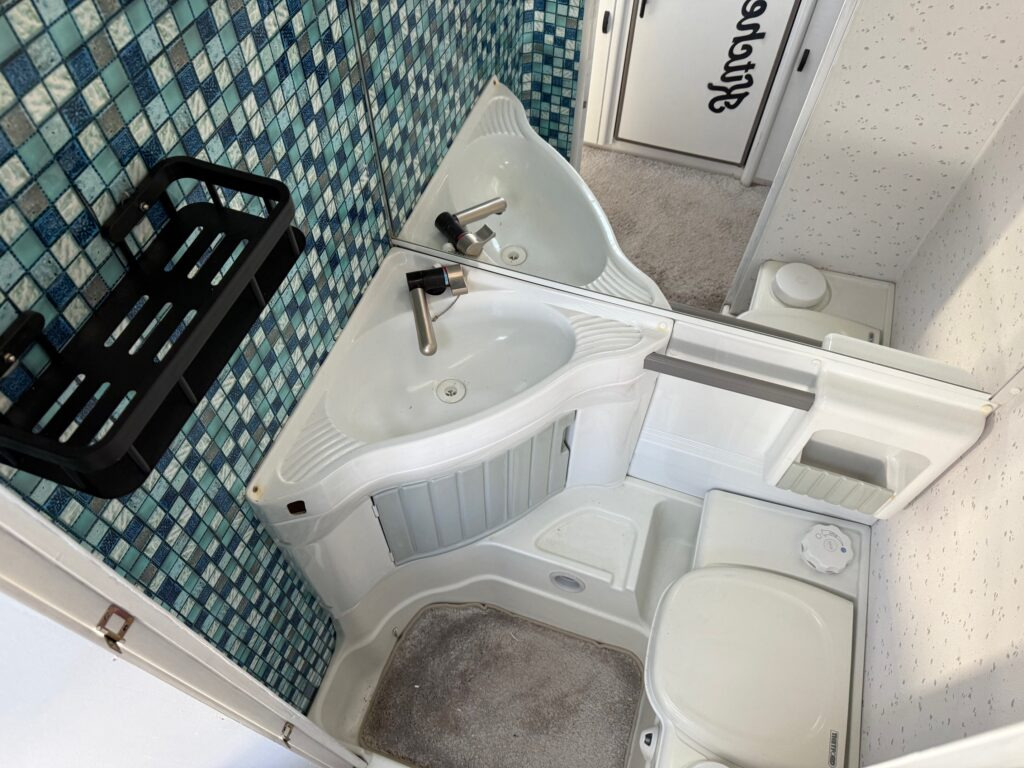 캐러밴 Knaus Südwind 530 : 사진 10 캐러밴 Knaus Südwind 530 : 사진 10