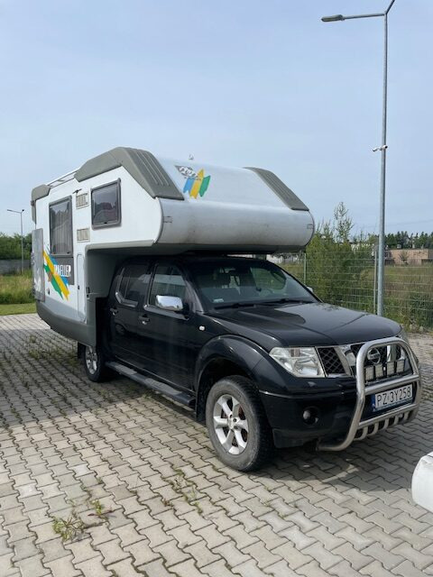 Zabudowa kempingowa do Pick-up’a Knaus Traveller - 알코브 모터홈 : 사진 1 Zabudowa kempingowa do Pick-up’a Knaus Traveller - 알코브 모터홈 : 사진 1