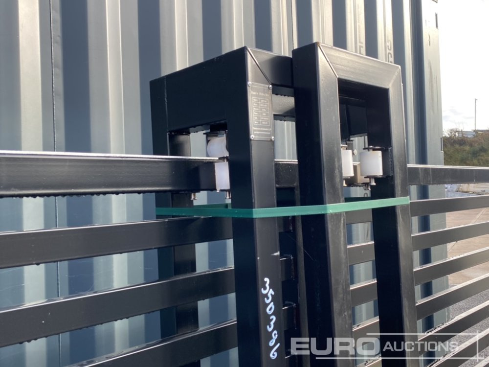 13ft Electric Sliding Gate - 건설장비 : 사진 3 13ft Electric Sliding Gate - 건설장비 : 사진 3