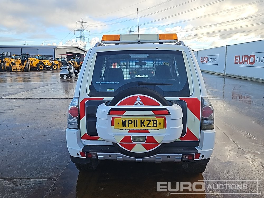 2011 Mitsubishi Shogun - SUV : 사진 4 2011 Mitsubishi Shogun - SUV : 사진 4