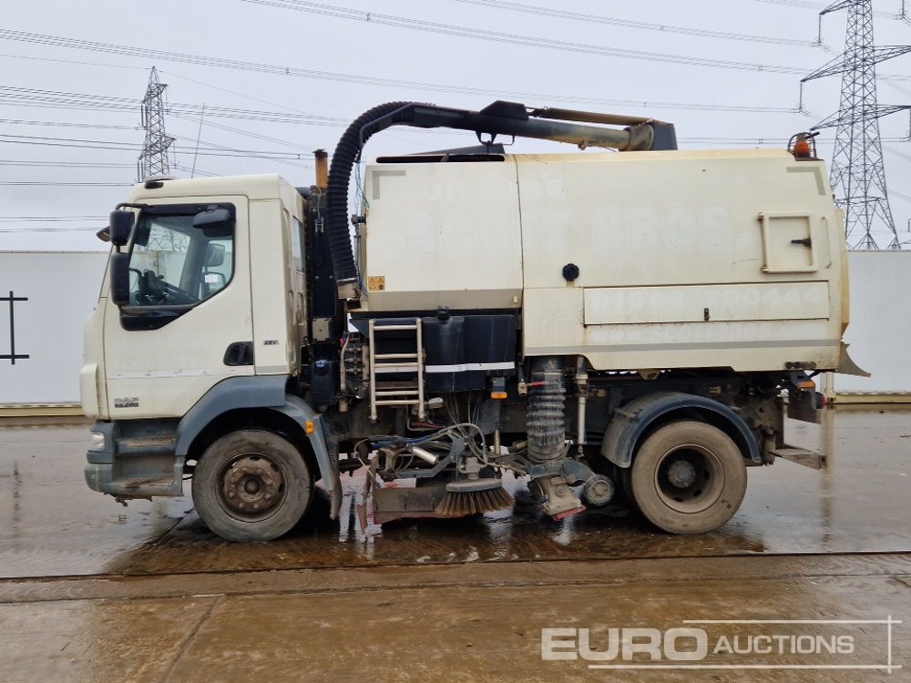 2013 DAF LF55.220 - 거리 청소 차량 : 사진 2 2013 DAF LF55.220 - 거리 청소 차량 : 사진 2