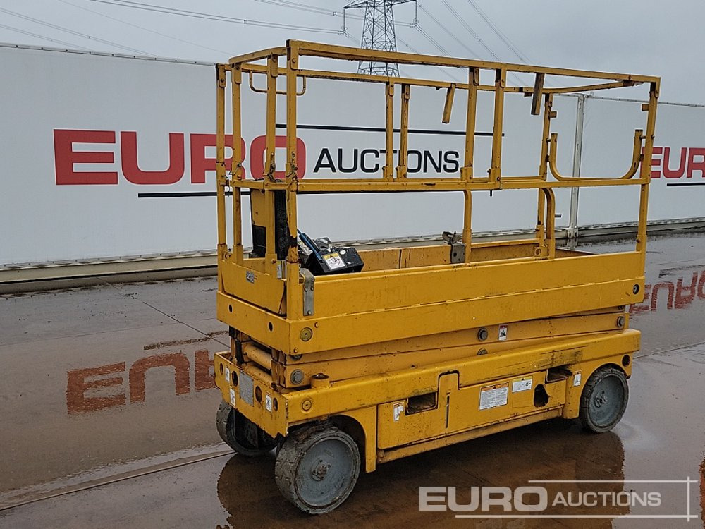 2014 Haulotte Compact 8 - 시저 리프트 : 사진 1 2014 Haulotte Compact 8 - 시저 리프트 : 사진 1