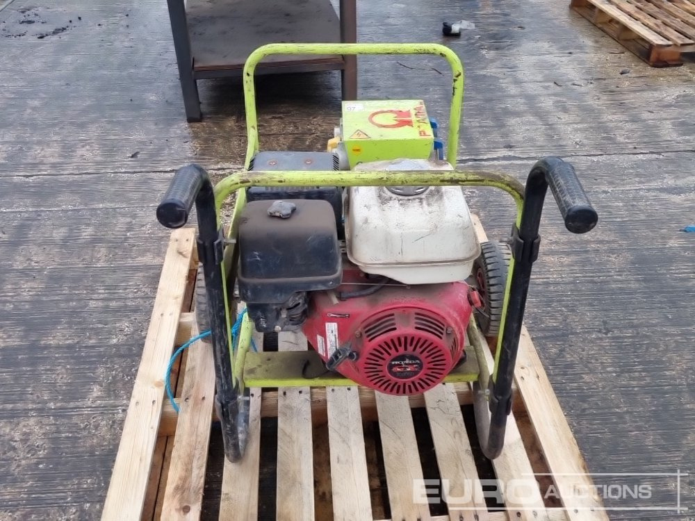 2016 Pramac E6900 - 발전기 세트 : 사진 4 2016 Pramac E6900 - 발전기 세트 : 사진 4