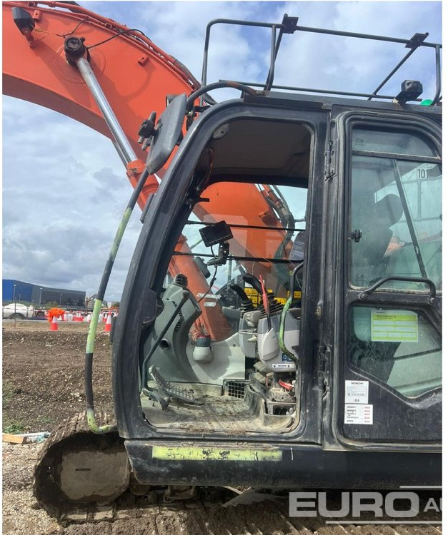 2017 Hitachi ZX225USLC-6 - 크롤러 굴삭기 : 사진 5 2017 Hitachi ZX225USLC-6 - 크롤러 굴삭기 : 사진 5