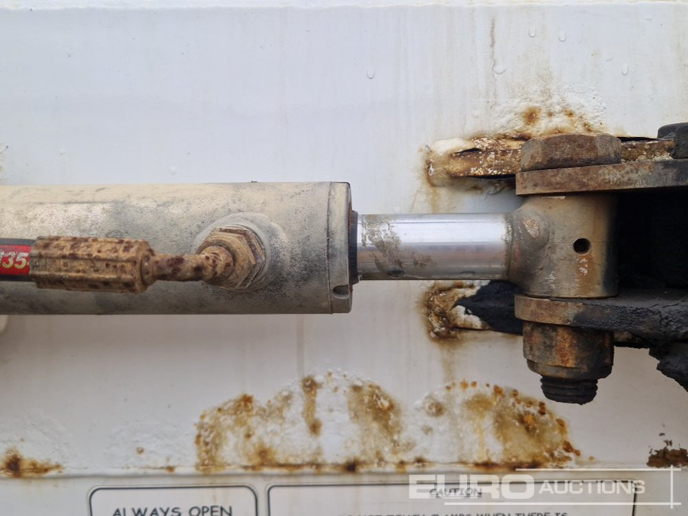 유조트럭 2017 Mercedes Arocs 3240 : 사진 26