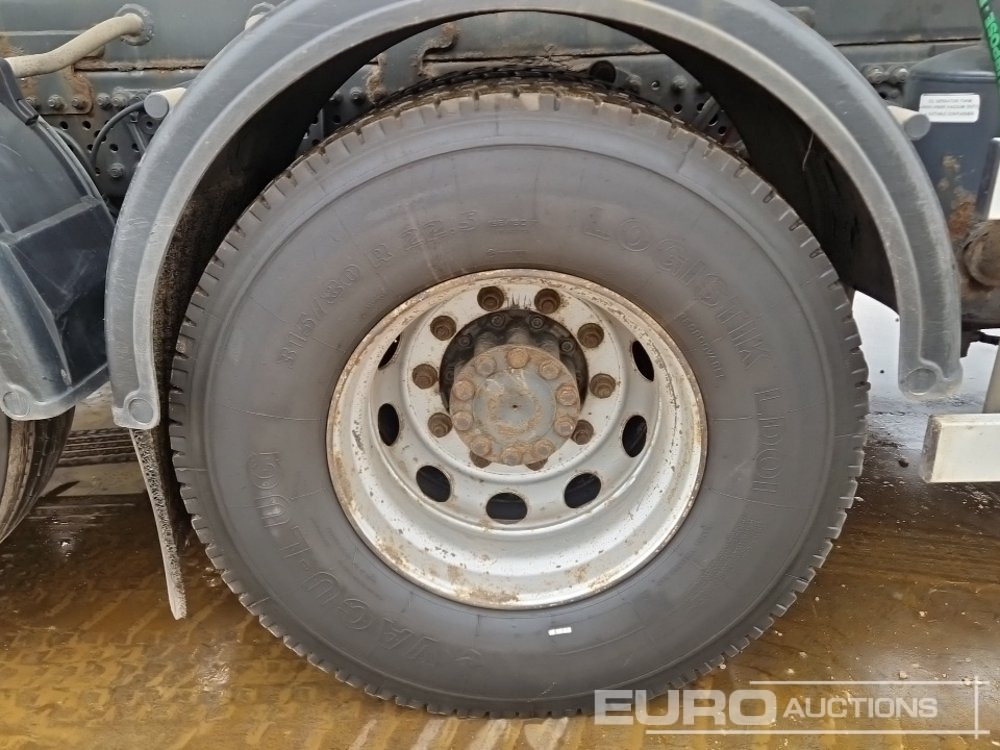 유조트럭 2017 Mercedes Arocs 3240 : 사진 14