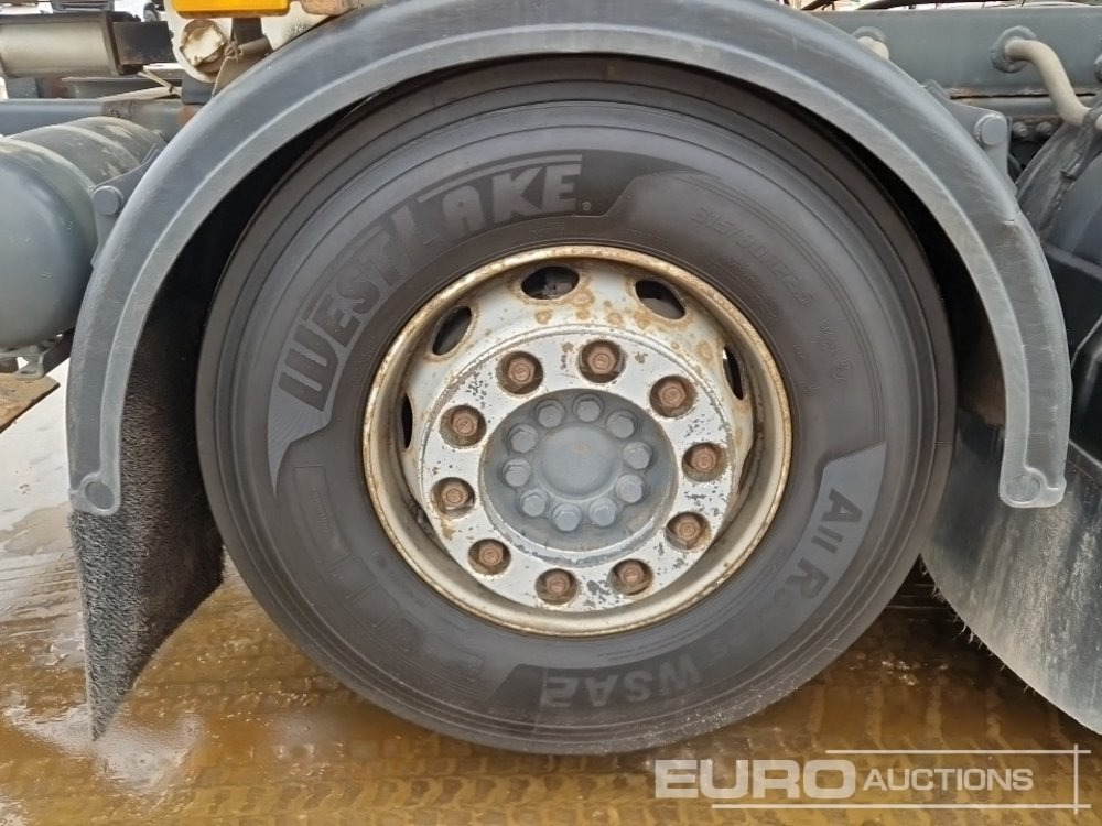 유조트럭 2017 Mercedes Arocs 3240 : 사진 13