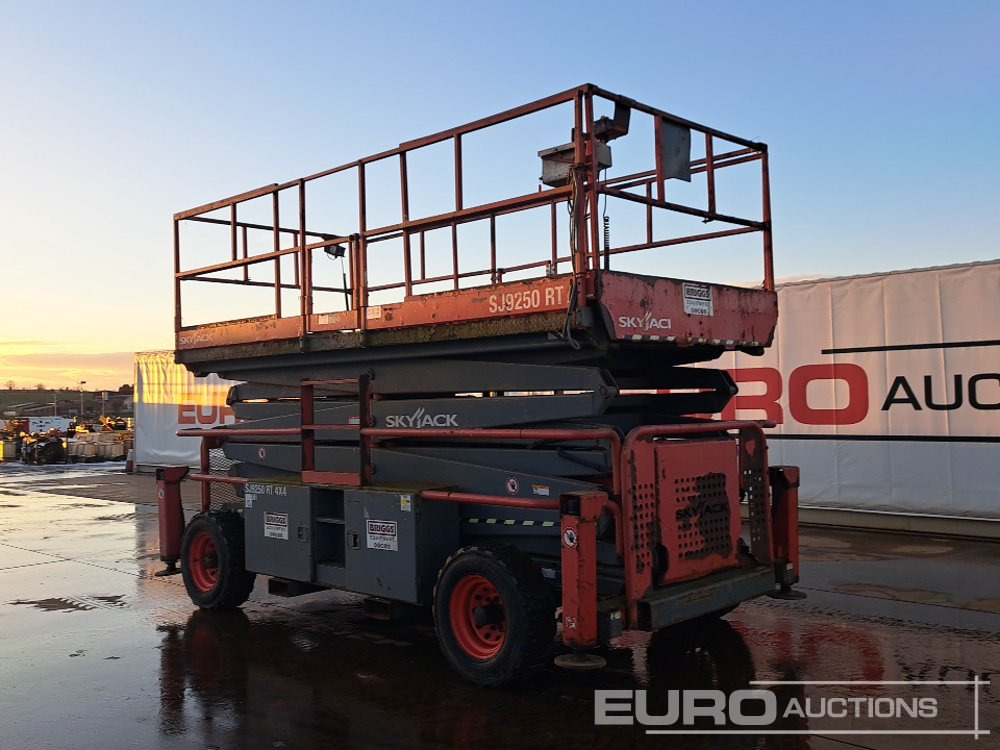 고가작업 플랫폼 2017 SkyJack SJ9250 : 사진 7 고가작업 플랫폼 2017 SkyJack SJ9250 : 사진 7