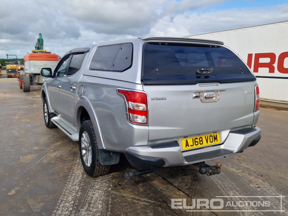 2019 Mitsubishi L200 Barbarian - 픽업트럭 : 사진 3 2019 Mitsubishi L200 Barbarian - 픽업트럭 : 사진 3