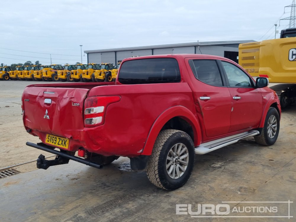 2019 Mitsubishi L200 - 픽업트럭 : 사진 5 2019 Mitsubishi L200 - 픽업트럭 : 사진 5