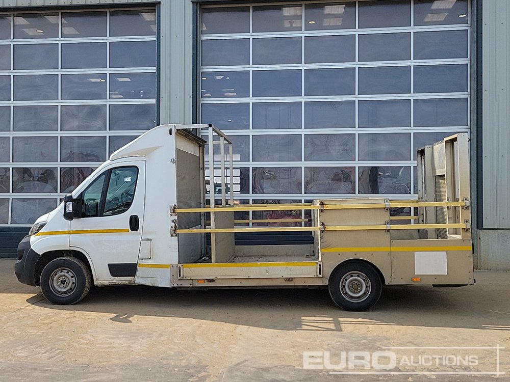 2020 Peugeot Boxer 335 - 플랫베드 밴 : 사진 2 2020 Peugeot Boxer 335 - 플랫베드 밴 : 사진 2