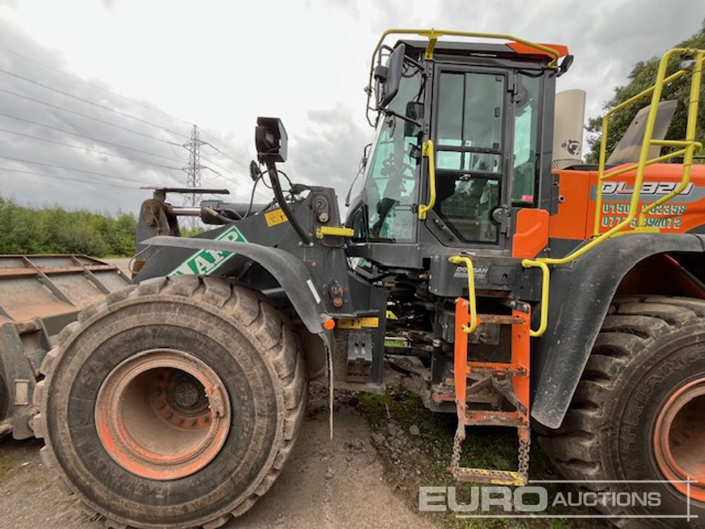 2021 Doosan DL320-7 - 휠 로더 : 사진 2 2021 Doosan DL320-7 - 휠 로더 : 사진 2