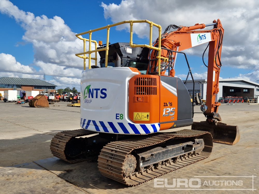 2023 Hitachi ZX135USBL-7 - 크롤러 굴삭기 : 사진 5 2023 Hitachi ZX135USBL-7 - 크롤러 굴삭기 : 사진 5