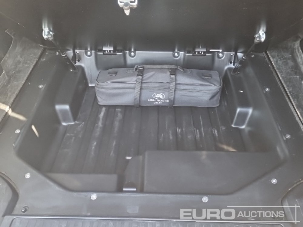 SUV 2023 Land Rover Defender : 사진 16